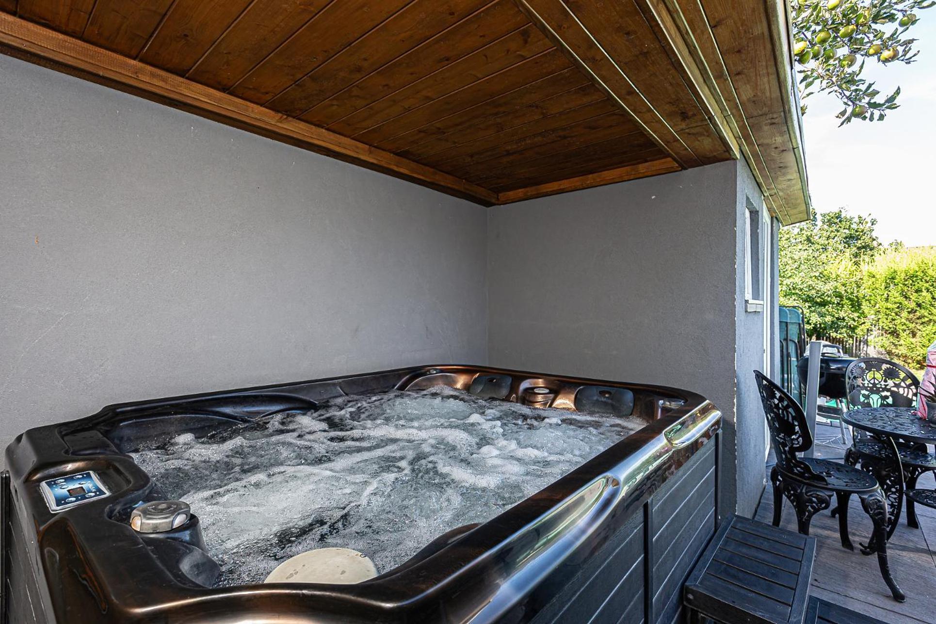 Gites Spa Strasbourg - Studio Romantique, Jacuzzi, Sauna, Terrasse Privee Furdenheim Dış mekan fotoğraf