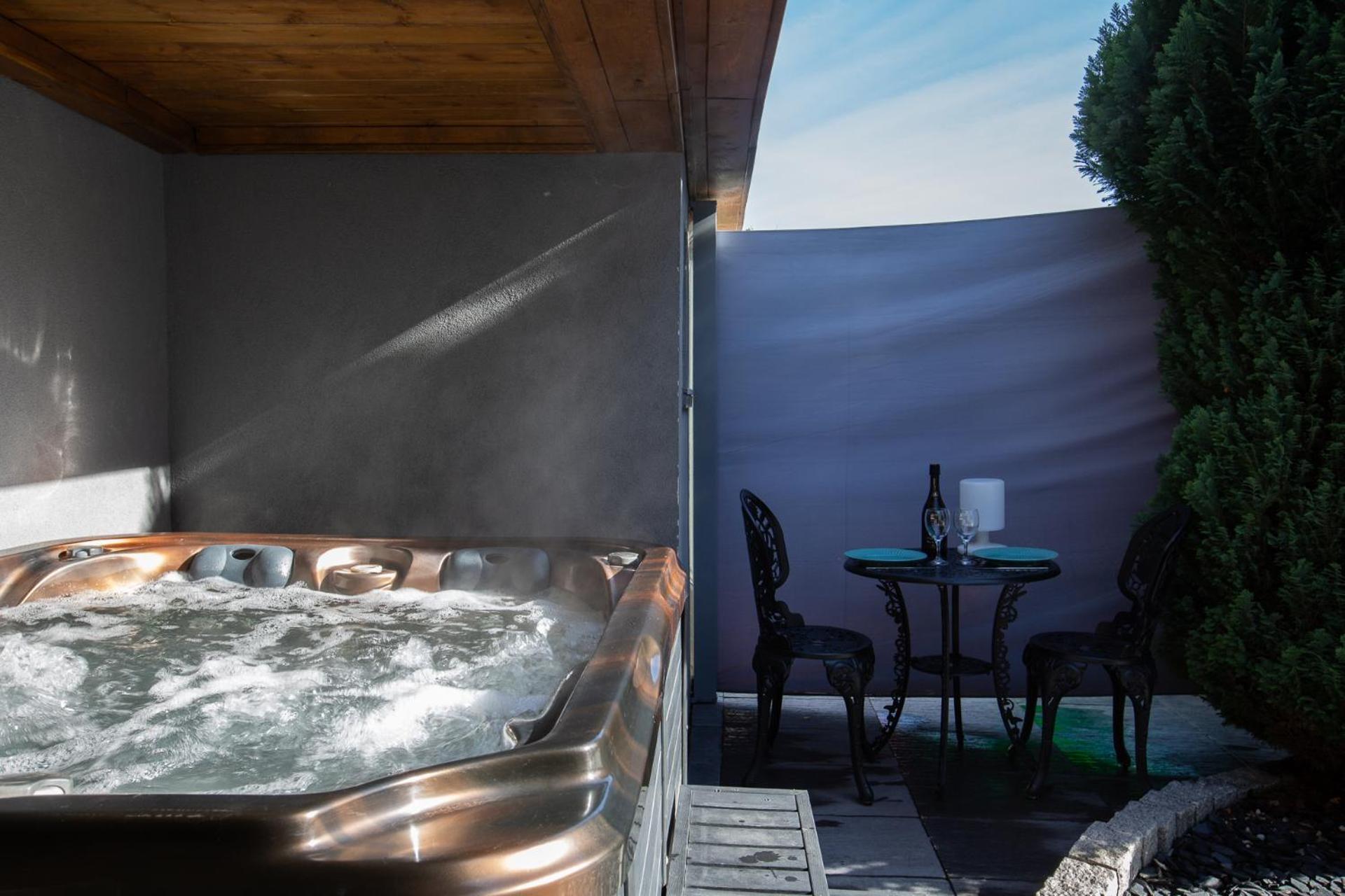 Gites Spa Strasbourg - Studio Romantique, Jacuzzi, Sauna, Terrasse Privee Furdenheim Dış mekan fotoğraf