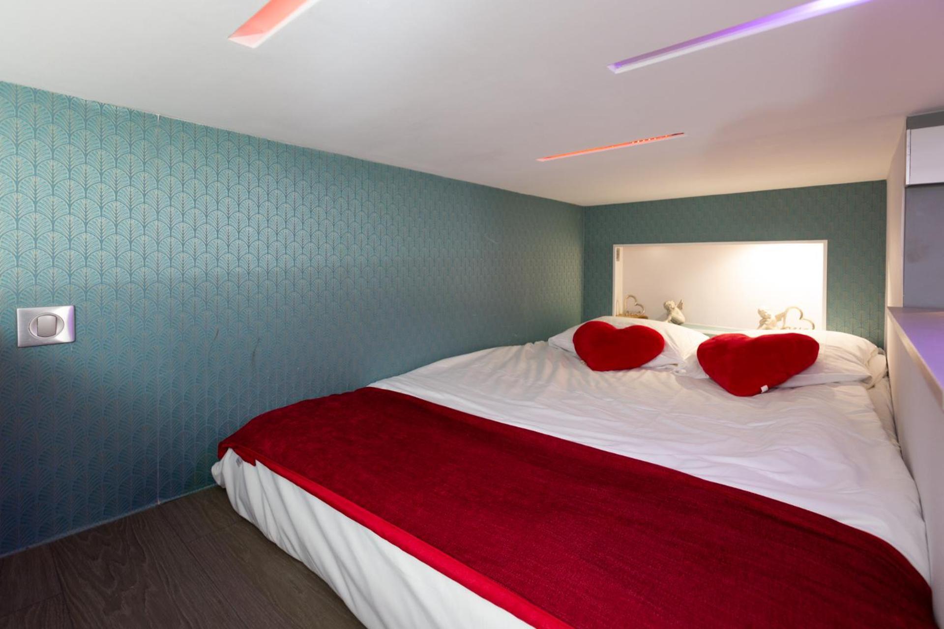 Gites Spa Strasbourg - Studio Romantique, Jacuzzi, Sauna, Terrasse Privee Furdenheim Dış mekan fotoğraf