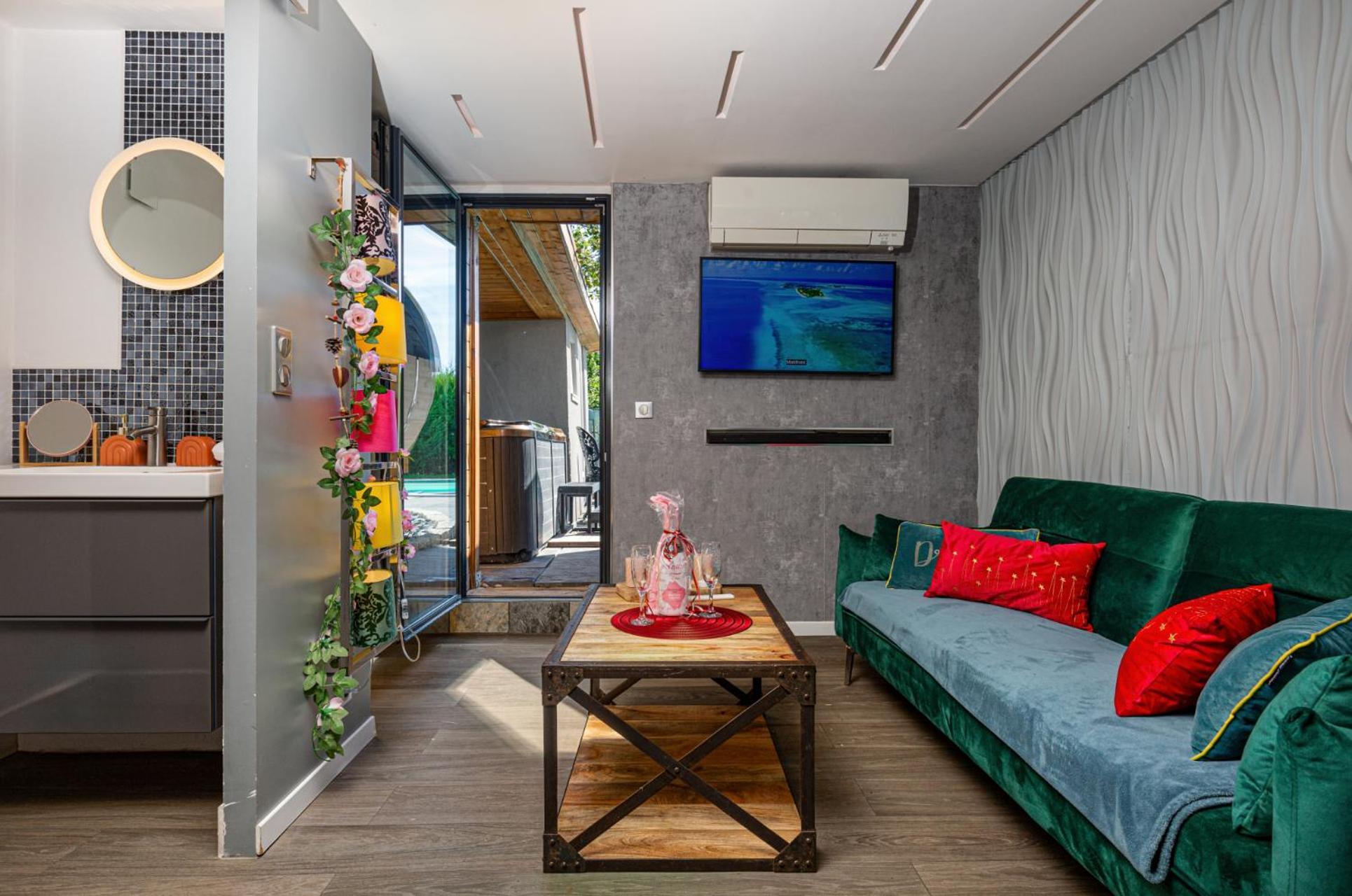 Gites Spa Strasbourg - Studio Romantique, Jacuzzi, Sauna, Terrasse Privee Furdenheim Dış mekan fotoğraf